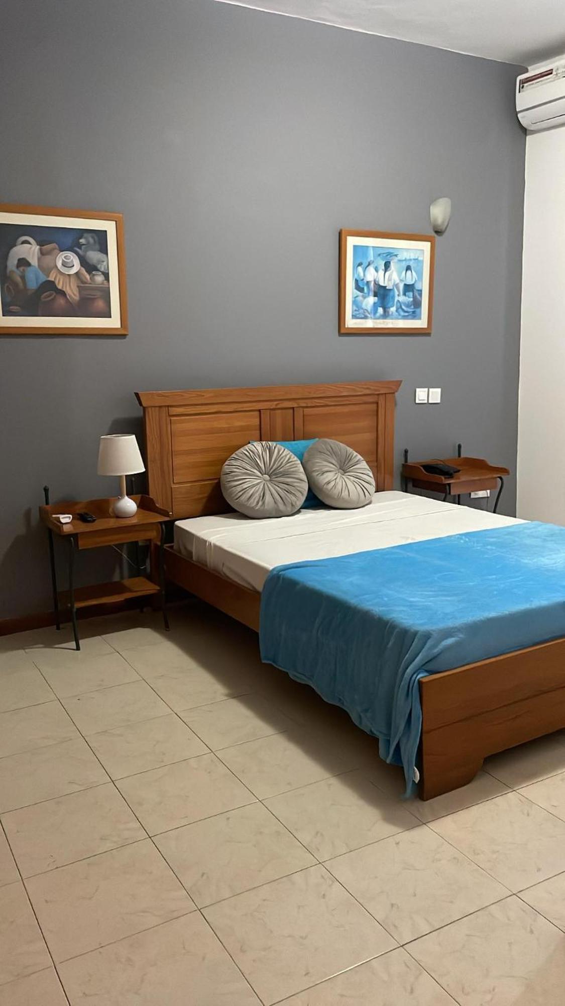 Felicidade Hotel Praia Luaran gambar