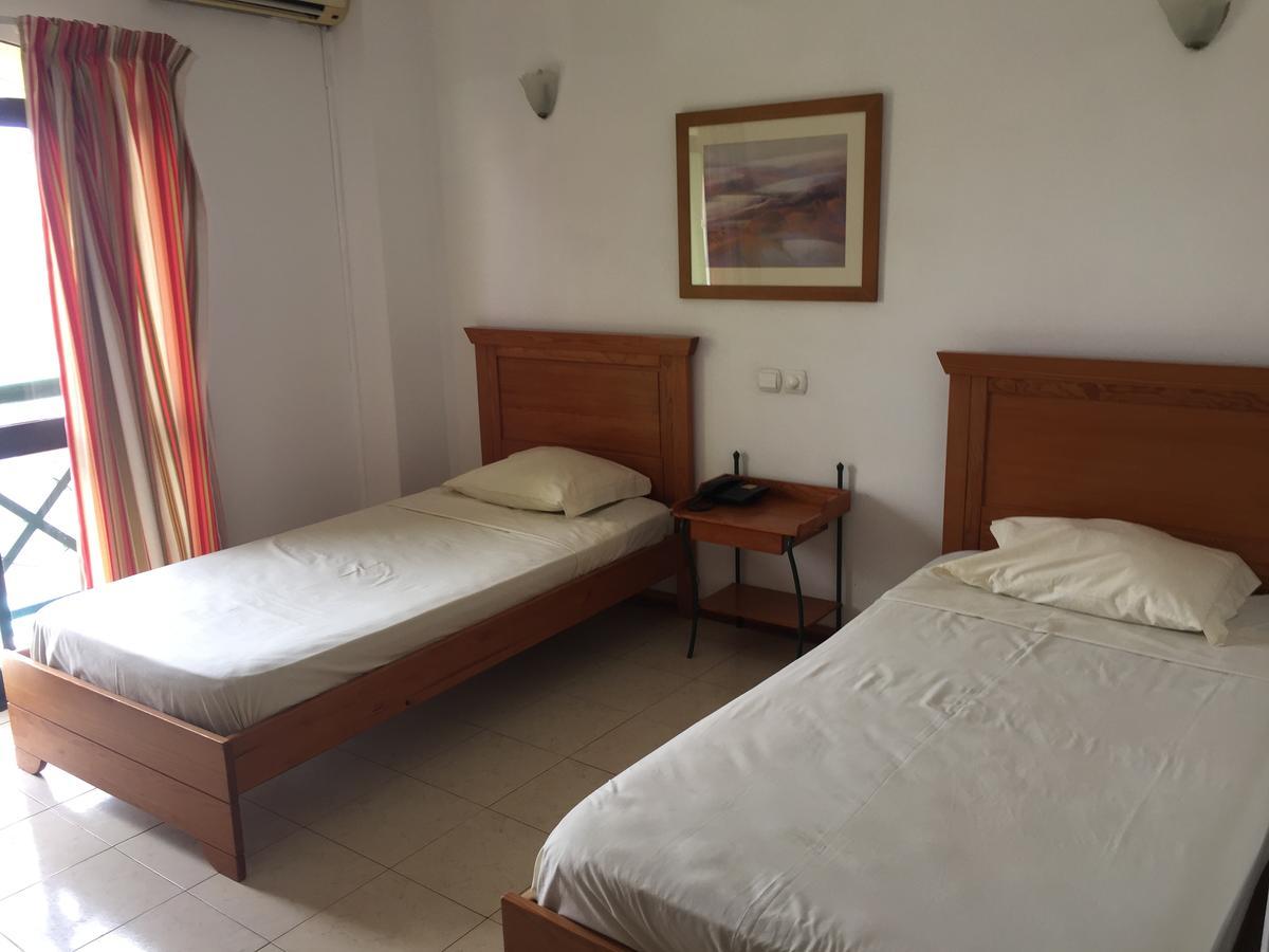 Felicidade Hotel Praia Luaran gambar