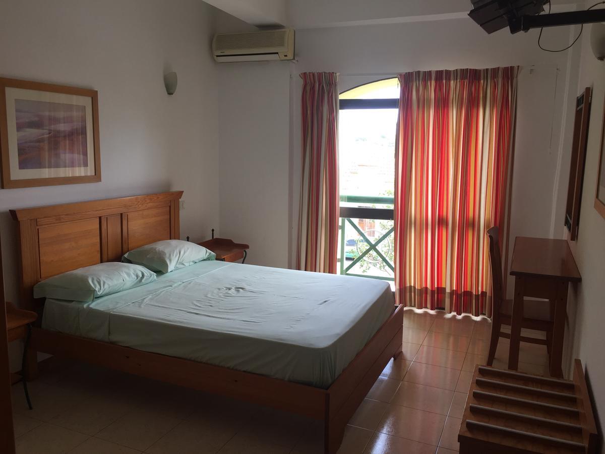 Felicidade Hotel Praia Luaran gambar